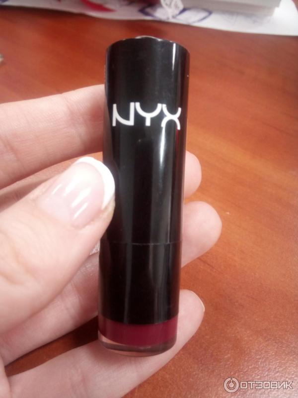 Губная помада NYX Extra Creamy Round Lipstick фото