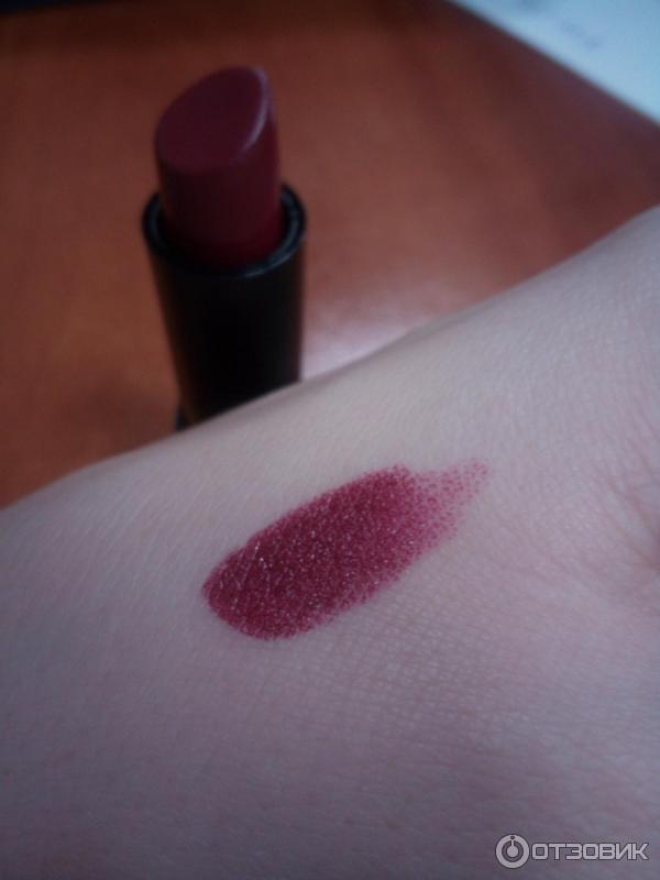 Губная помада NYX Extra Creamy Round Lipstick фото