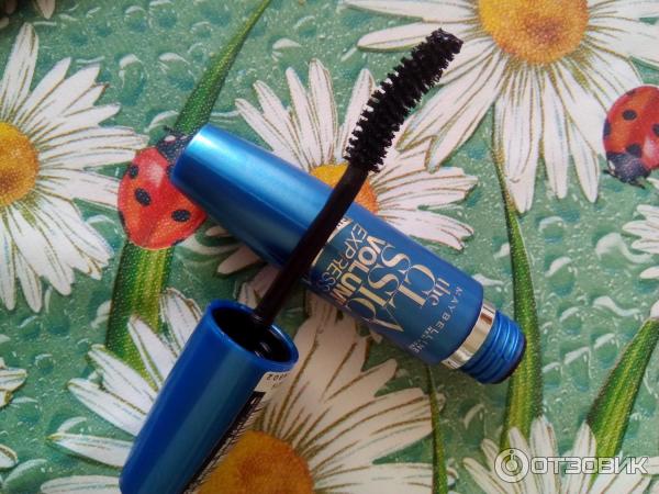 Тушь для ресниц Maybelline Volum Express Curved Brush фото