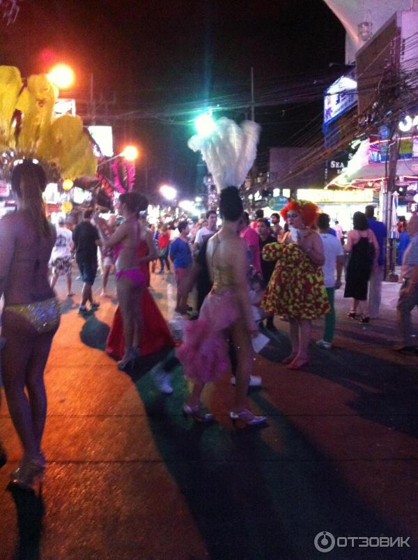 Ночные развлечения на улице Bangla Road (Таиланд, о. Пхукет) фото