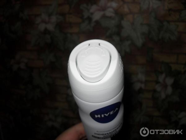 Антиперспирант-спрей Nivea Невидимая защита для черного и белого фото