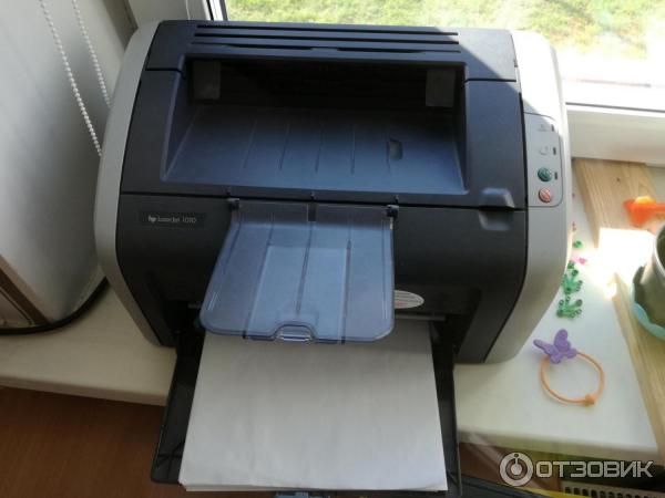 Лазерный принтер HP LaserJet 1010 фото