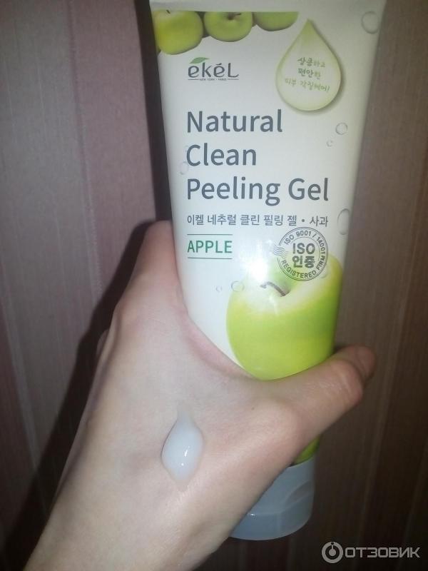 Пилинг-скатка с экстрактом яблока Ekel Apple Natural Clean Peeling Gel фото