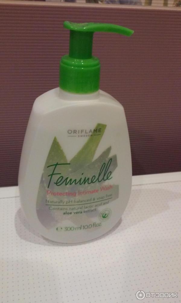 Очищающее средство для интимной гигиены Oriflame Feminelle Protecting Intimate Wash aloe vera фото