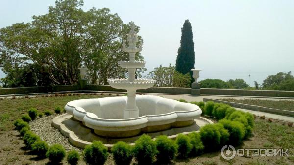 Алупкинский дворцово-парковый музей заповедник (Россия, Крым) фото