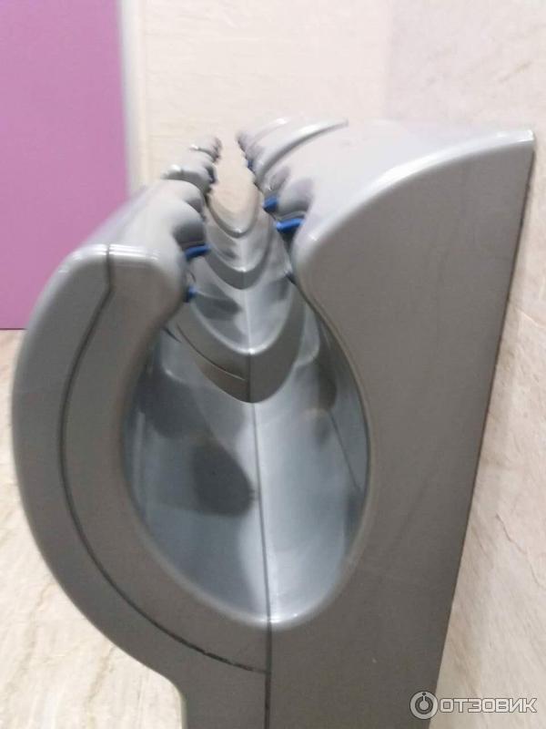 Сушилка для рук Dyson Airblade фото