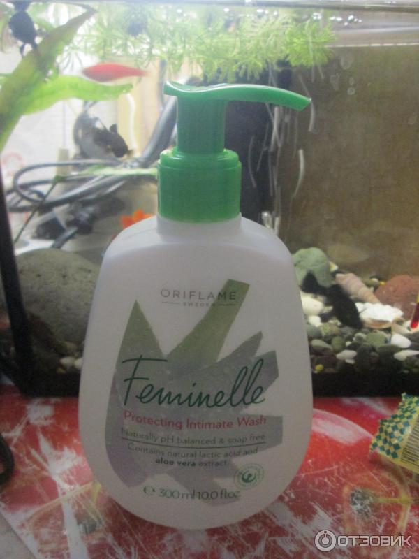 Очищающее средство для интимной гигиены Oriflame Feminelle Protecting Intimate Wash aloe vera фото