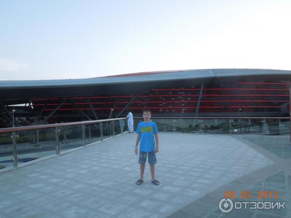 Тематический парк Ferrari World Abu Dhabi (ОАЭ, Абу-Даби) фото