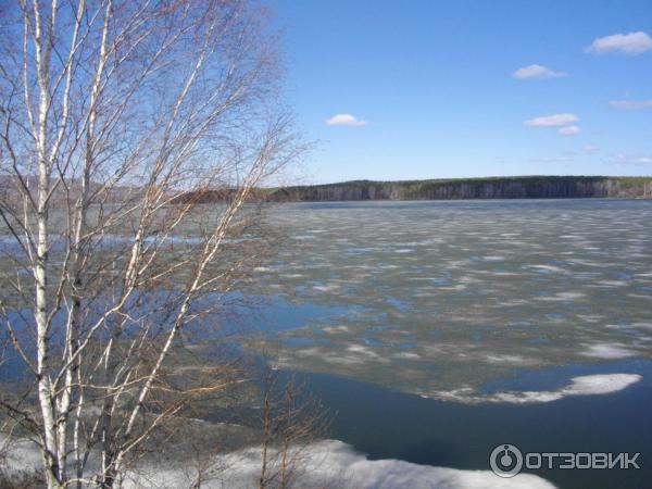 вид из окна номера на озеро