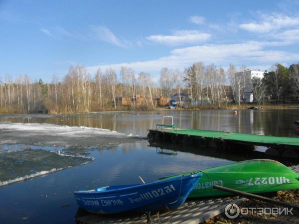 пирс с лодками