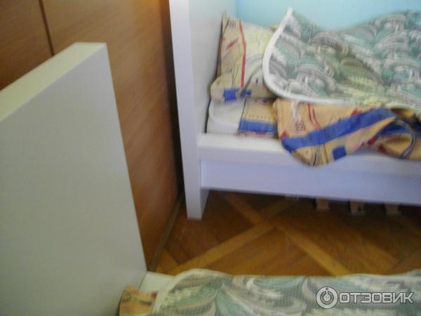 кровать так и не починили