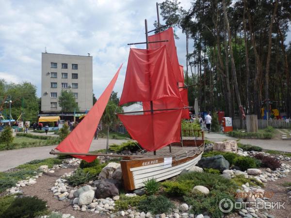 Алые паруса воронеж фото. Парк Алые паруса Воронеж. Парк Алые паруса Воронеж аттракционы. В парке Алые паруса Воронеж. Воронеж достопримечательности Алые паруса.