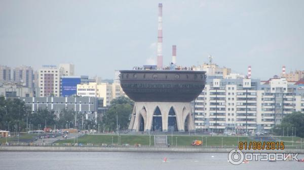 здание Казан, вид с другого берега Казанки