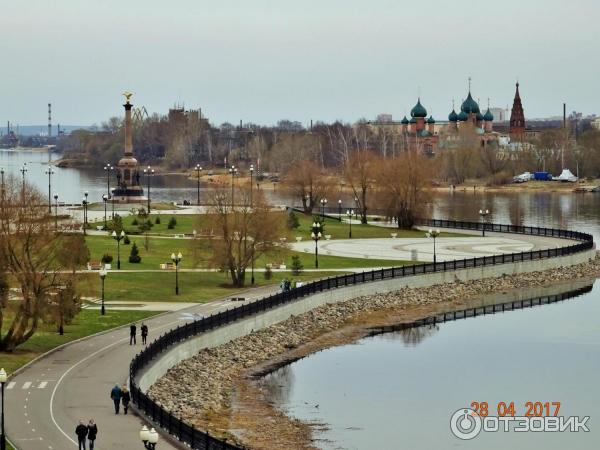 Стрелка города Ярославля, слияние рек Волги и Которосли.