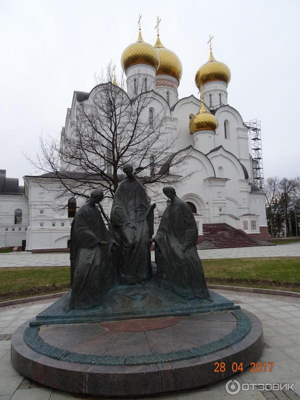 Успенский собор в Ярославле, место основания древнего города.