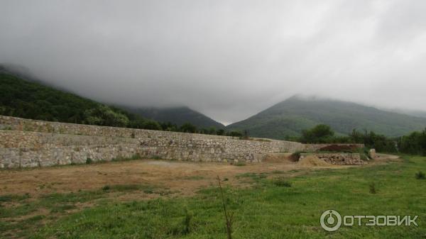 Вид с парк-отеля на горы.