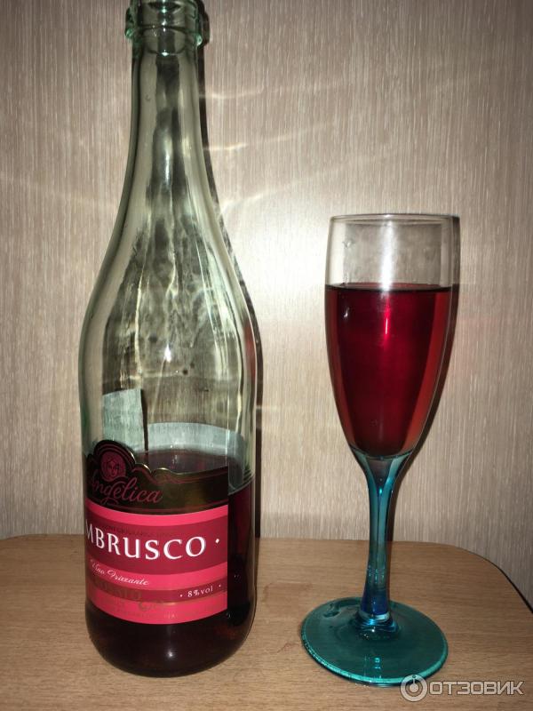 Розовое игристое вино Casa Bella Angelica Lambrusco Rosato Dolce фото