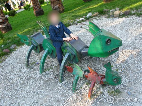 Парк у морского порта (Россия, Сочи) фото