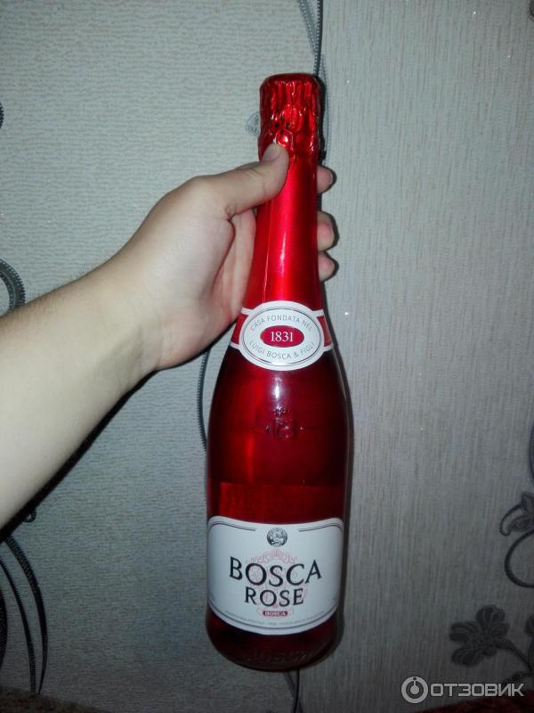 Боско бутылка. Вино игристое Rose Bosca. Винный напиток "Bosca" Rose. Боско Роуз шампанское. Вино Боско Роуз.