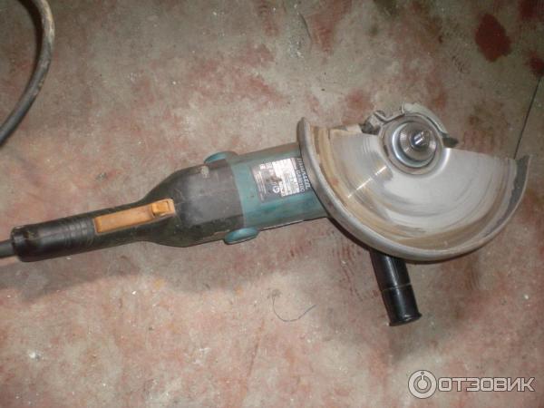 Угловая шлифовальная машина Makita GA9010C фото