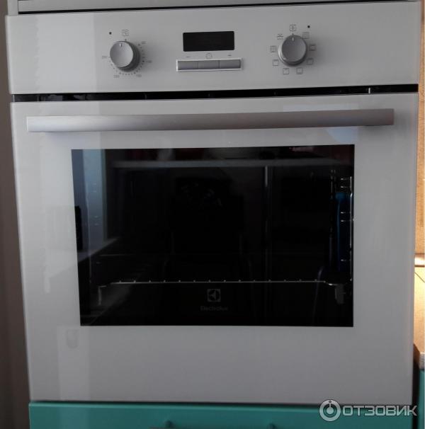 Духовой шкаф электрический electrolux ezb55420ak