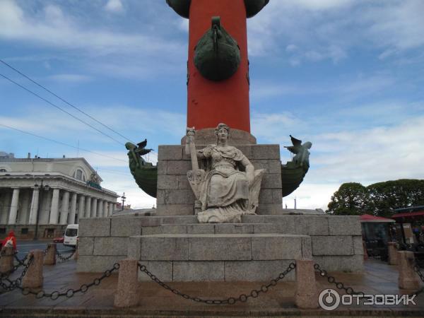 Пешая прогулка по набережной Невы на Васильевском острове (Россия, Санкт-Петербург) фото