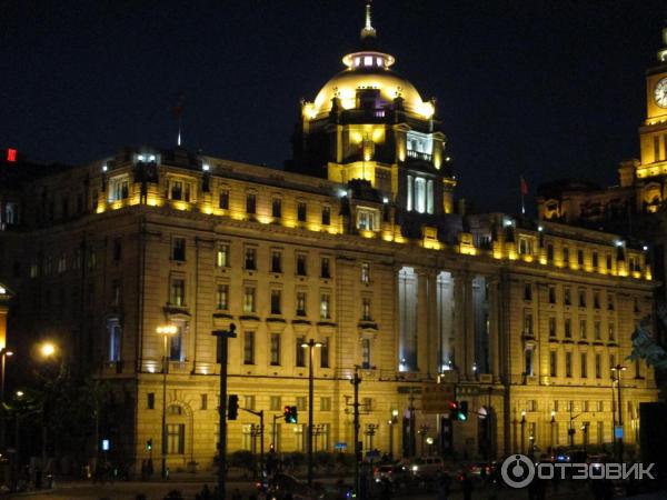 Набережная Вайтань (The Bund) реки Хуанпу (Китай, Шанхай) фото