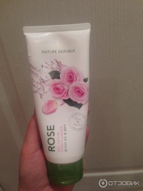 Пенка для умывания с экстрактом розы Nature Republic Real Nature Foam cleanser фото