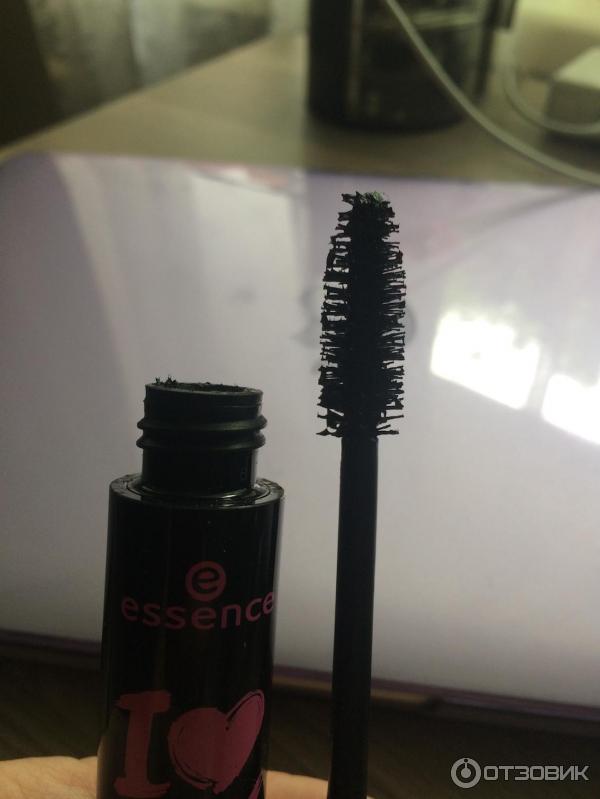 Тушь для ресниц Essence I Love Extreme Crazy Volume Mascara фото