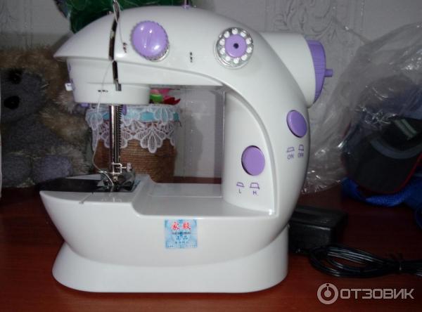 Швейная машинка Mini sewing machine As seen on TV 4 в 1 фото