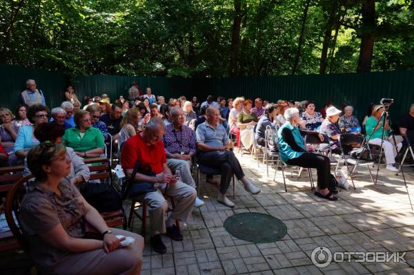 Концерт памяти Евгения Евтушенко к 85-летию со дня рождения в Переделкино (Россия, Московская область) фото