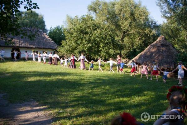 Музей - казацкое селище Мамаева Слобода (Украина, Киев) фото