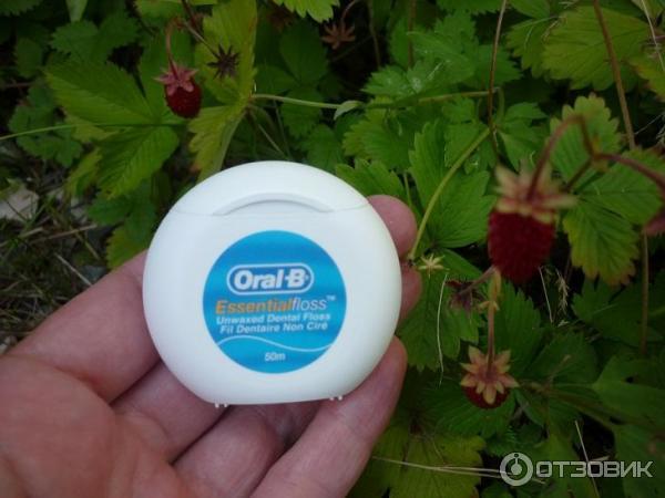 Зубная нить Oral-B Essential Floss фото