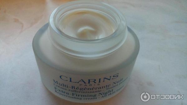 Ночной регенерирующий крем Clarins для любого типа кожи фото