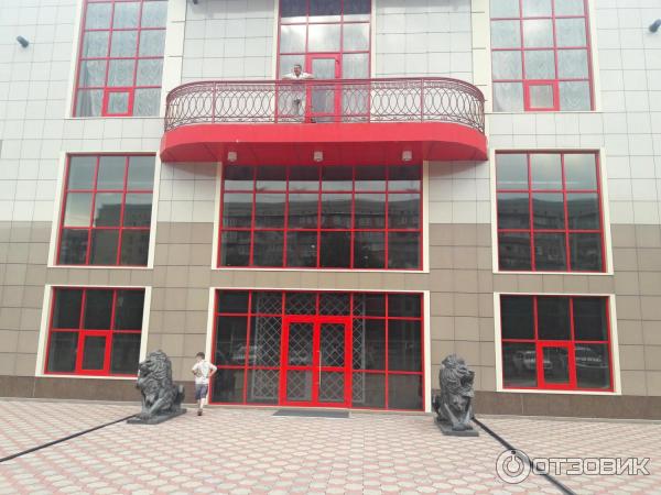 Цирк владикавказ на доватора. Версаль Владикавказ ресторан. Центр к Владикавказ Доватора 8. Центр к Владикавказ Доватора. Центр.