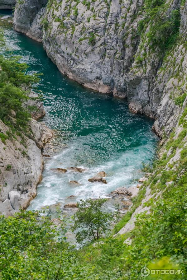 Каньон реки Морача. Черногрия. Горы. Тоннель. Смотровая площадка.