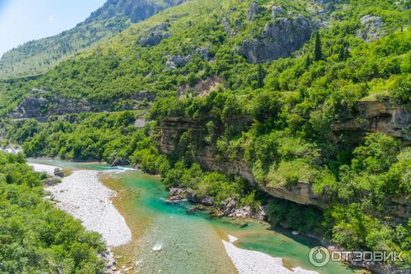 Каньон реки Морача. Черногрия. Подвесной мост.