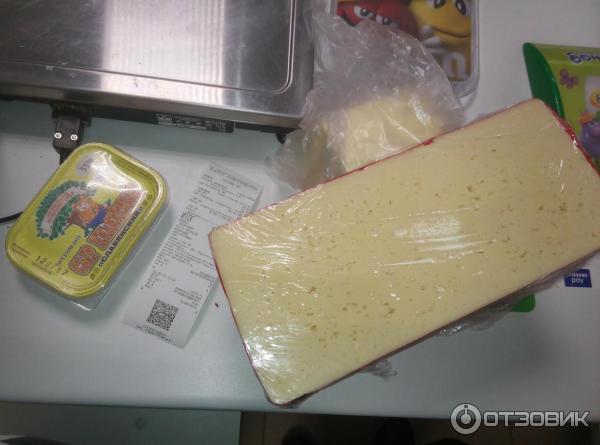 Фирменный магазин молочной продукции Молочные продукты Пушкиногорья (Россия, Пушкинские горы, ул. Лермонтова, д. 10) - дегустация и качество продукции - плавленый сыр, сыр Российский, масло сливочное