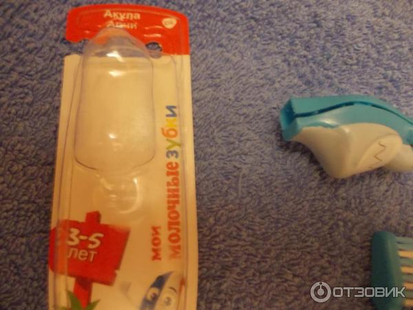 Зубная щетка детская Aquafresh Kids фото