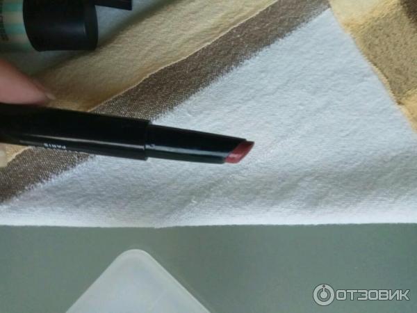 Губная помада Chanel Rouge Coco Stylo фото