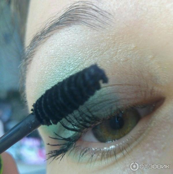 Тушь для ресниц Maybelline New York Great Lash Blackest Black Mascara фото