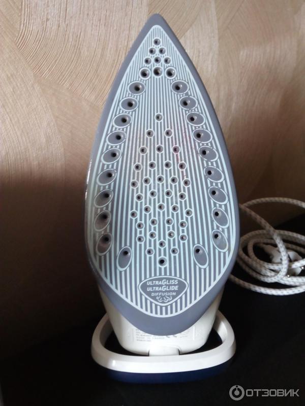 Подтекает утюг. Утюг Tefal Ultragliss Plus fv6810e0. Утюг Тефаль Ультраглисс.