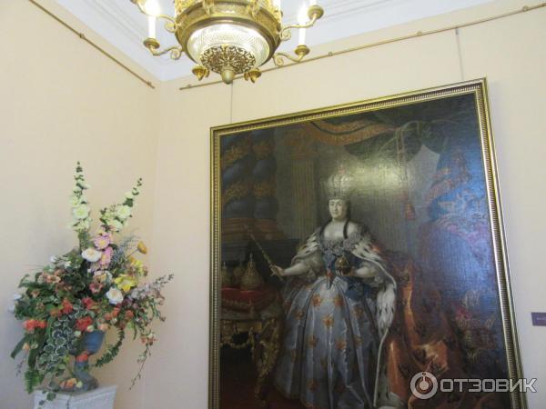 Портрет Екатерины 2 в первом этаже Агатовых комнат (Царское Село СПБ)