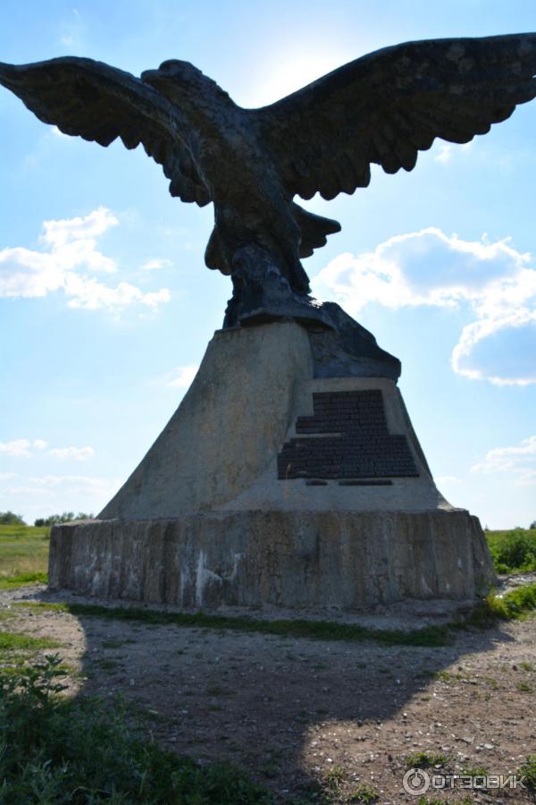 Вешенский станция. Памятники ст вешенская. Станица вешенская ростовская область достопримечательности. Вешенский станция. Вешенский станция.