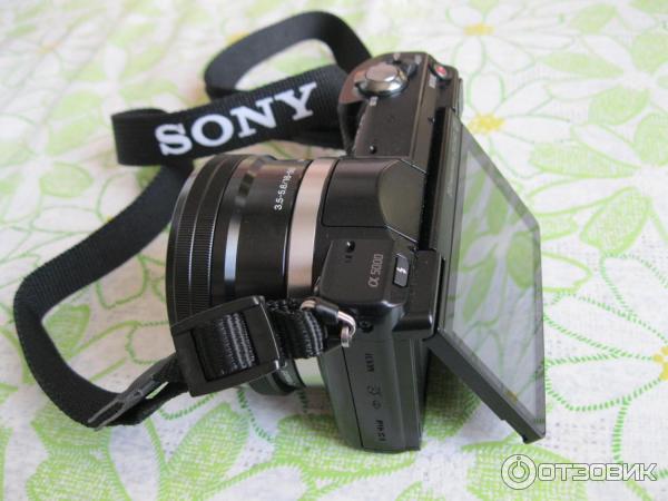 Цифровой фотоаппарат Sony Alpha A5000