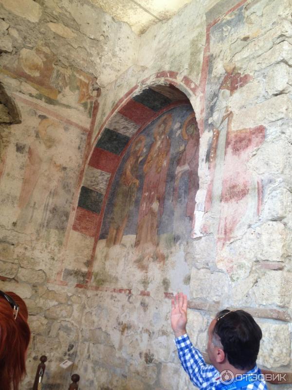 внутри храма