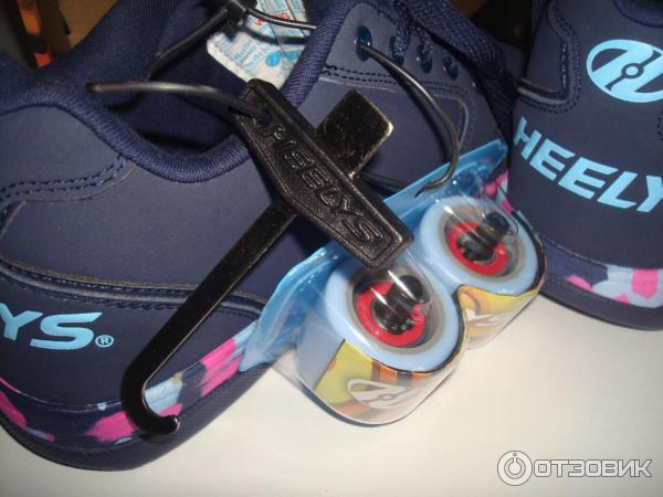 Роликовые кроссовки Heelys фото