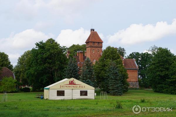 Замок Яунмоку (Латвия, Тукумсский край) фото