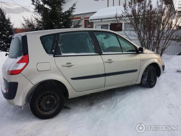 Автомобиль Renault Scenic II минивэн фото