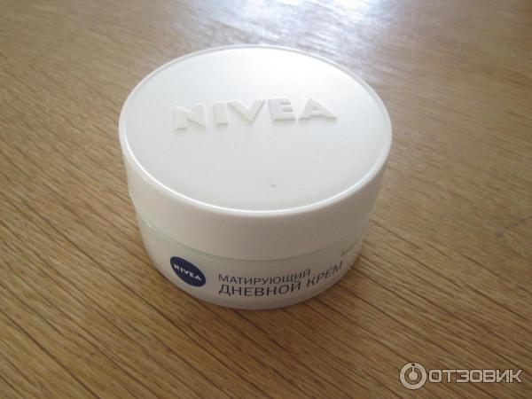 Матирующий дневной крем Nivea фото